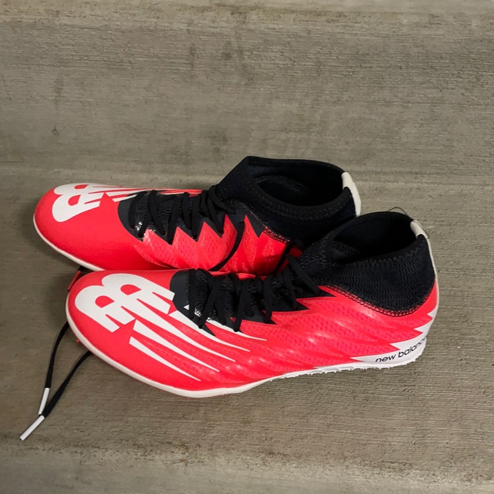 Track shoes for woman